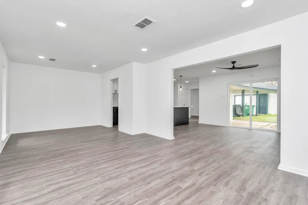 5006 Heatherbloom Drive Houston, TX 77045