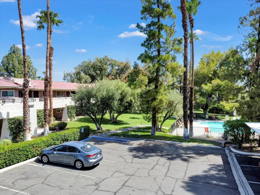 2860 Los Felices Road #206 Palm Springs, CA 92262