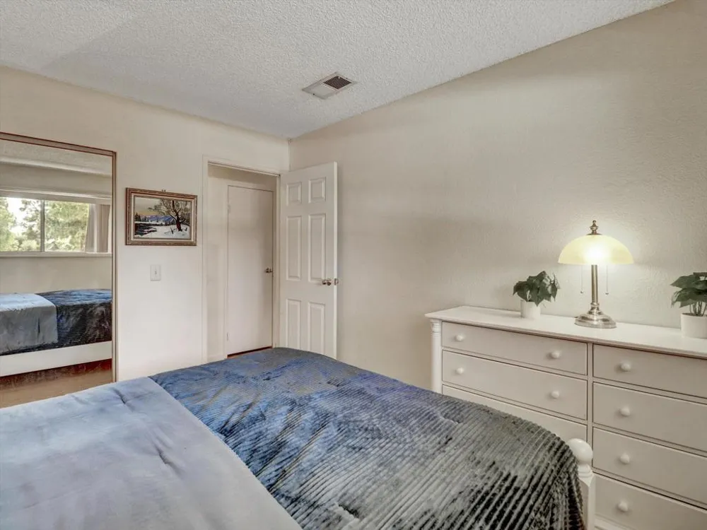 2860 Los Felices Road #206 Palm Springs, CA 92262