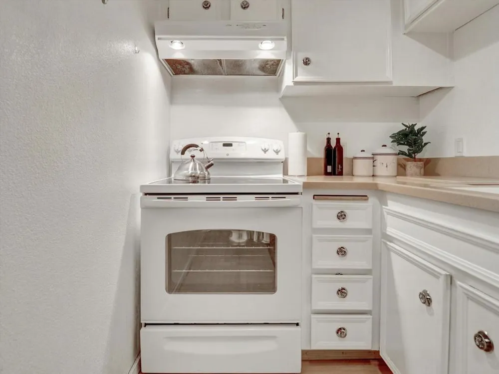 2860 Los Felices Road #206 Palm Springs, CA 92262