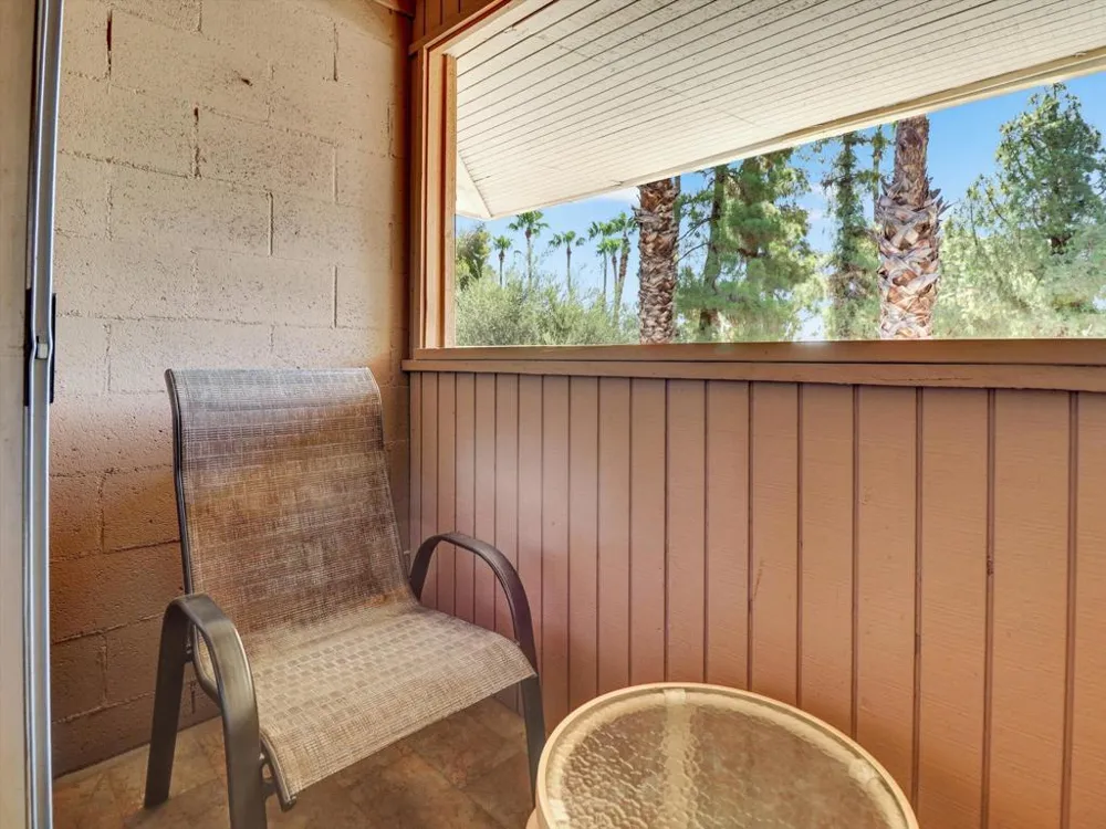 2860 Los Felices Road #206 Palm Springs, CA 92262