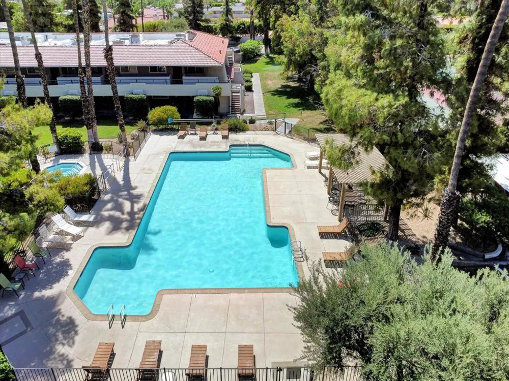 2860 Los Felices Road #206 Palm Springs, CA 92262