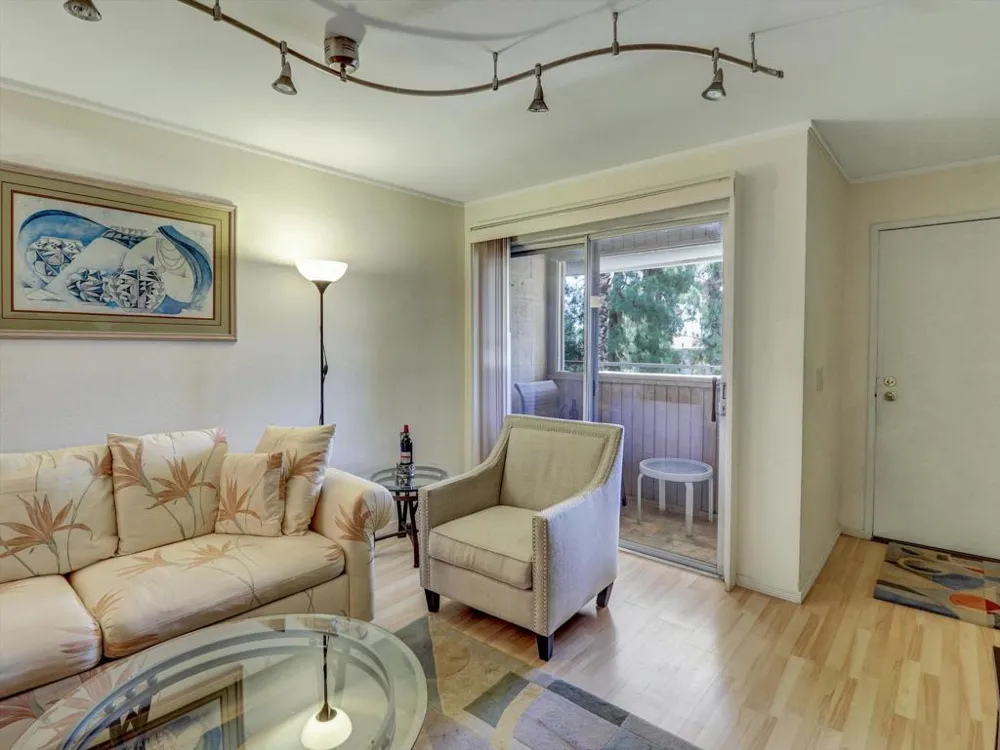 2860 Los Felices Road #206 Palm Springs, CA 92262