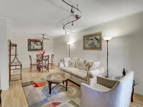 2860 Los Felices Road #206