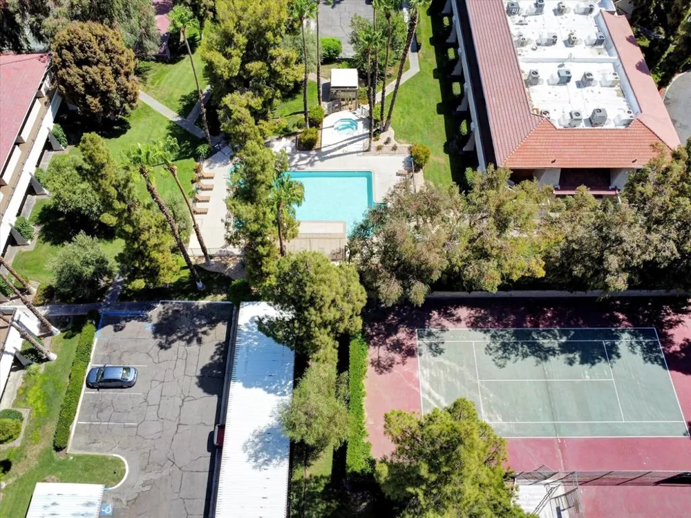 2860 Los Felices Road #206 Palm Springs, CA 92262