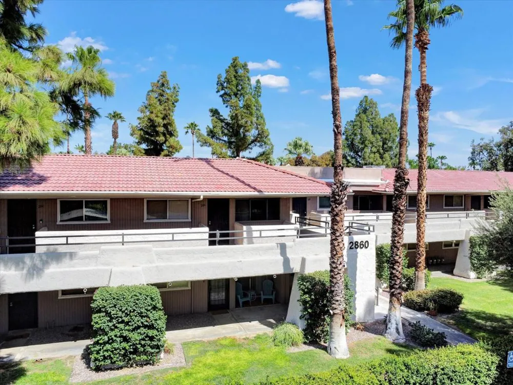 2860 Los Felices Road #206 Palm Springs, CA 92262
