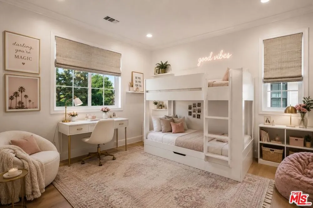 11380 Waterford St Los Angeles, CA 90049