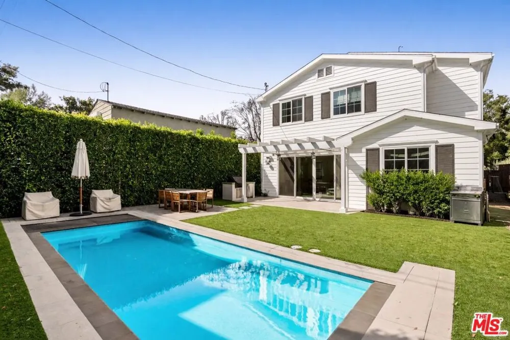 11380 Waterford St Los Angeles, CA 90049