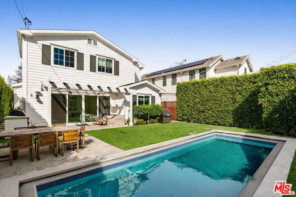 11380 Waterford St Los Angeles, CA 90049
