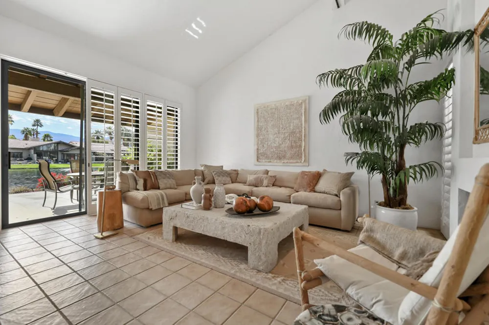 89 Palomino Circle Palm Desert, CA 92211