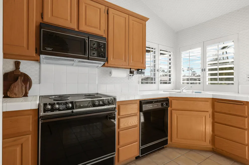 89 Palomino Circle Palm Desert, CA 92211