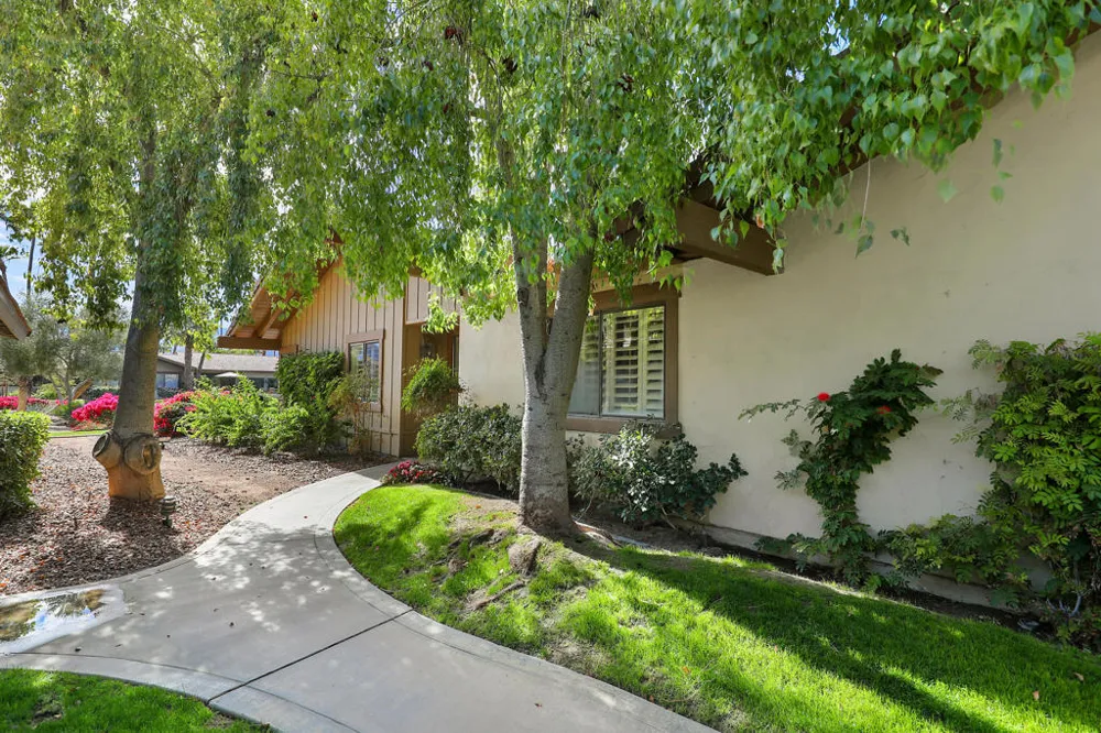 89 Palomino Circle Palm Desert, CA 92211