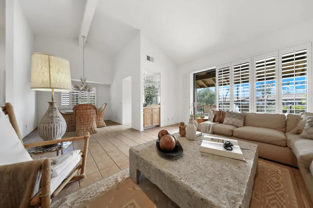 89 Palomino Circle Palm Desert, CA 92211