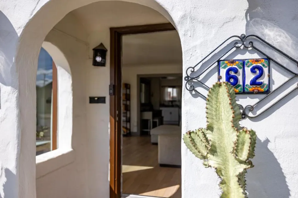 62 Buena Vista Street Salinas, CA 93901