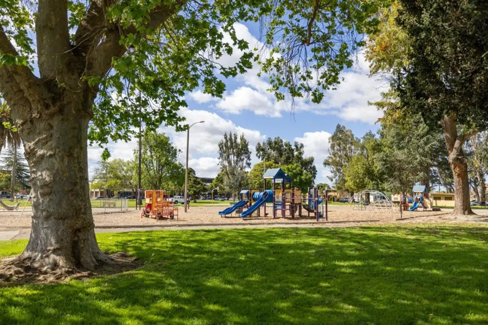 62 Buena Vista Street Salinas, CA 93901