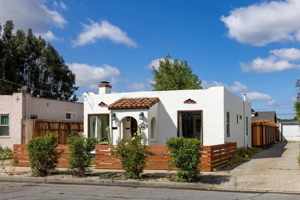 62 Buena Vista Street Salinas, CA 93901