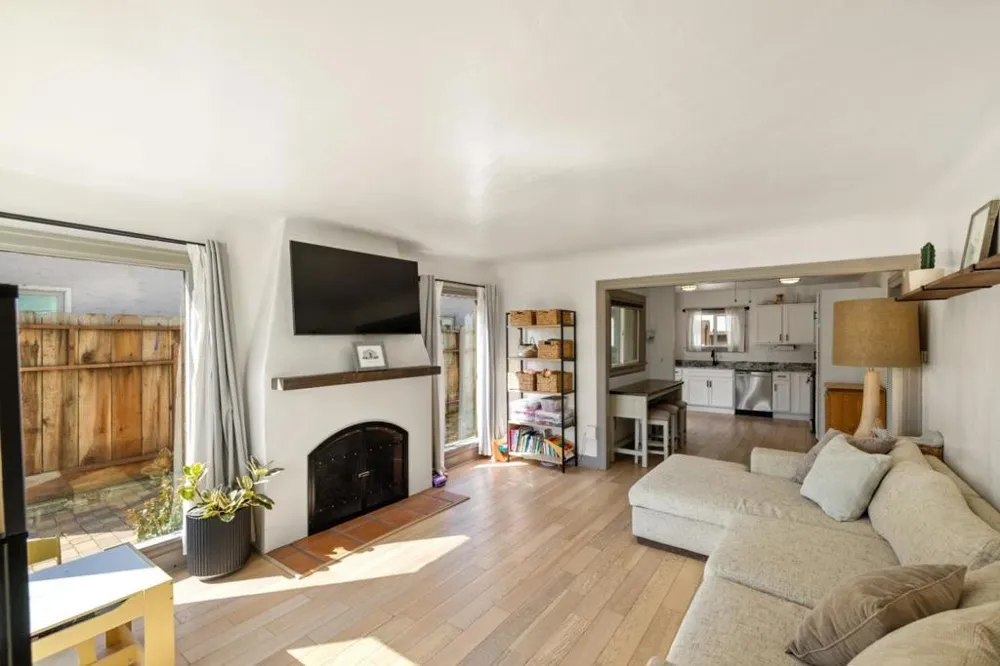 62 Buena Vista Street Salinas, CA 93901
