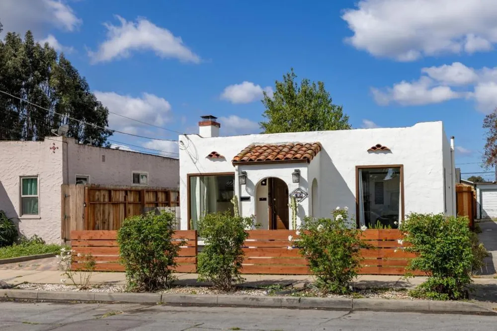 62 Buena Vista Street Salinas, CA 93901