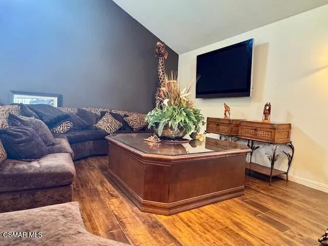 11687 Charisma Court Camarillo, CA 93012