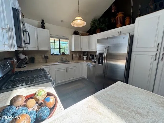 11687 Charisma Court Camarillo, CA 93012