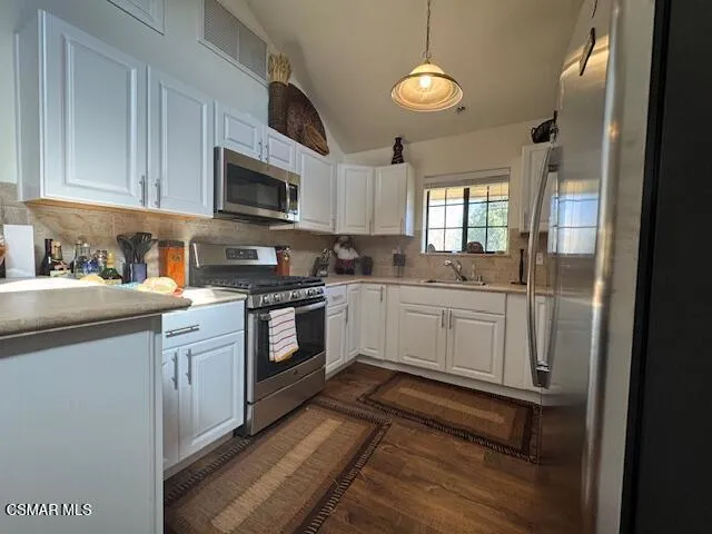 11687 Charisma Court Camarillo, CA 93012