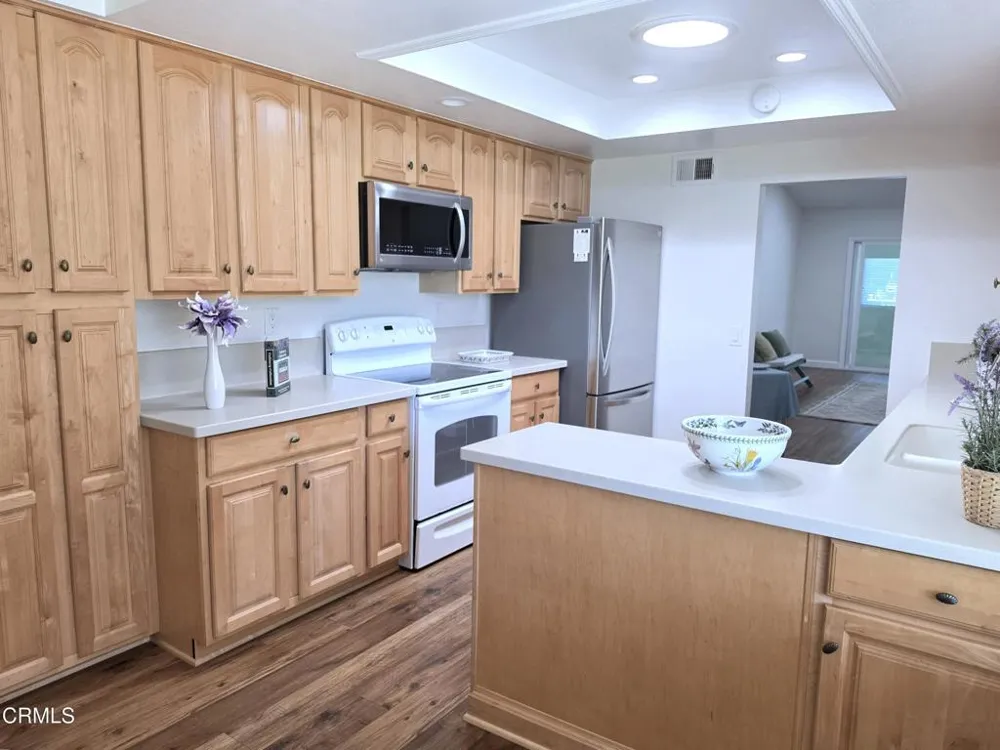42033 Village 42 Camarillo, CA 93012