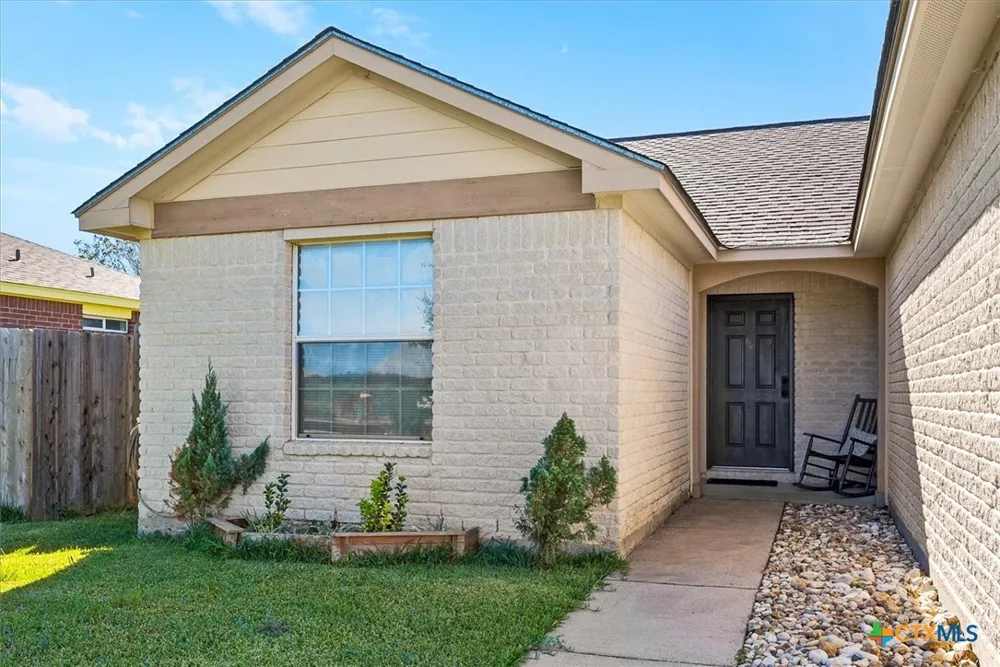 1514 Windridge Drive Lockhart, TX 78644