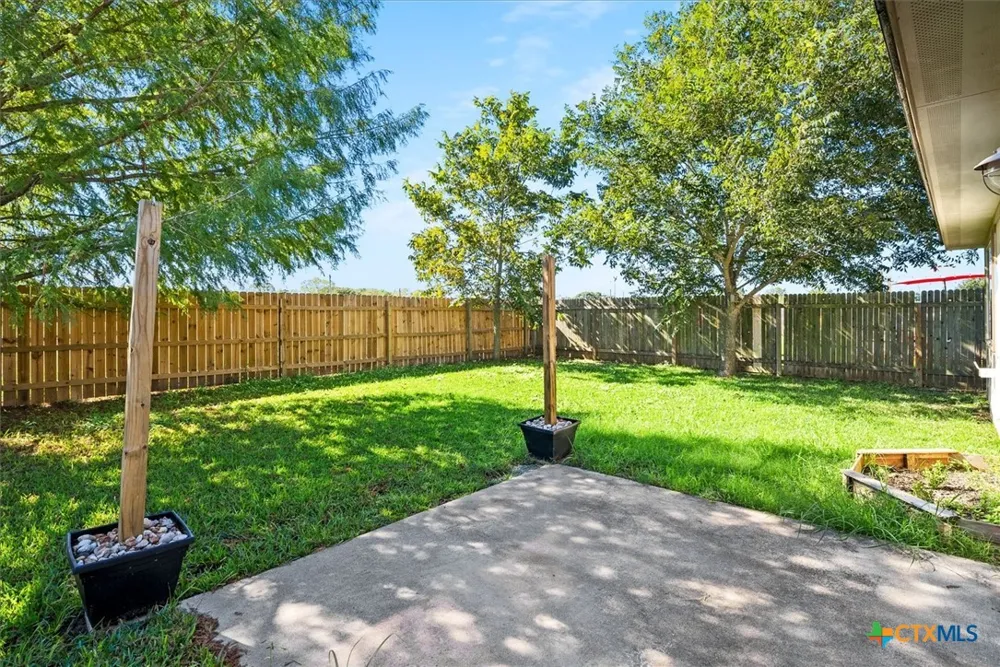 1514 Windridge Drive Lockhart, TX 78644