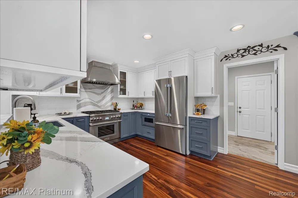 56 Wilderness Lake Court Hartland Township, MI 48380