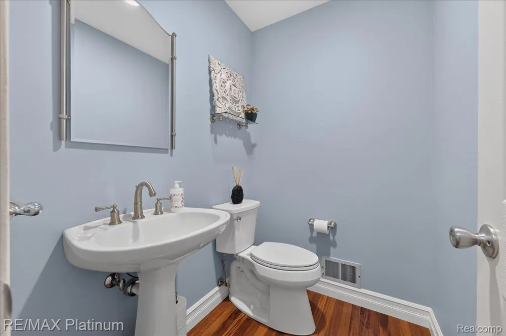 56 Wilderness Lake Court Hartland Township, MI 48380