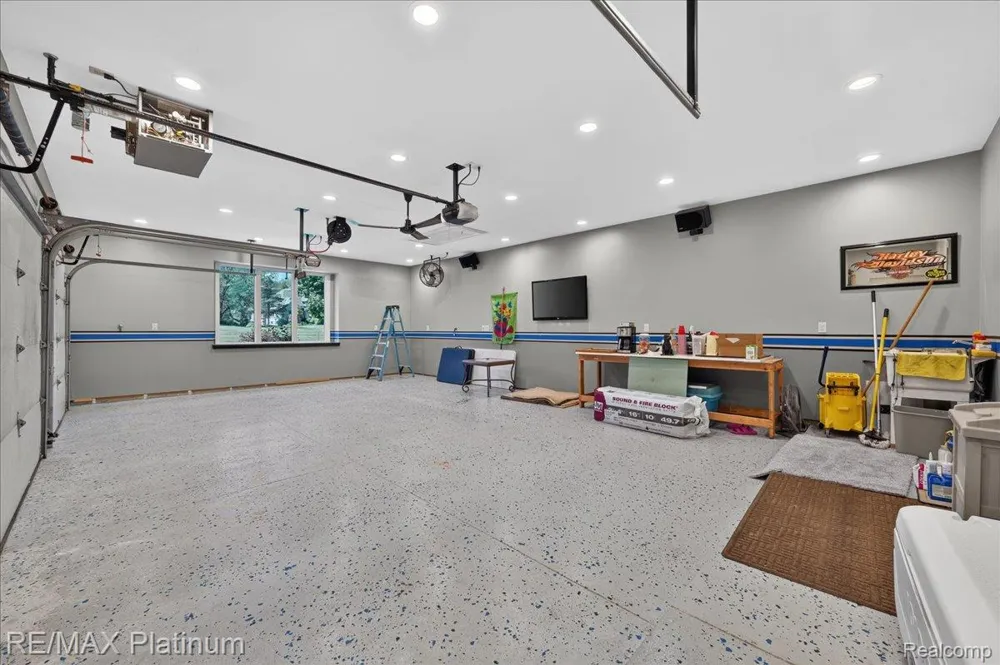 56 Wilderness Lake Court Hartland Township, MI 48380