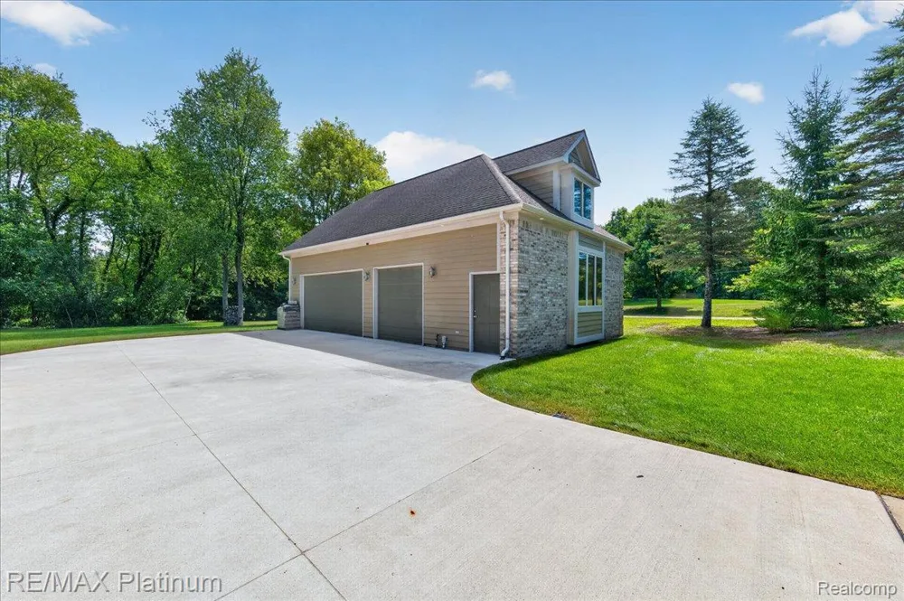 56 Wilderness Lake Court Hartland Township, MI 48380