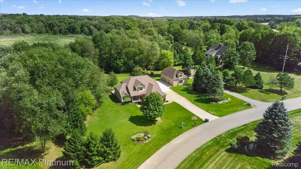 56 Wilderness Lake Court Hartland Township, MI 48380