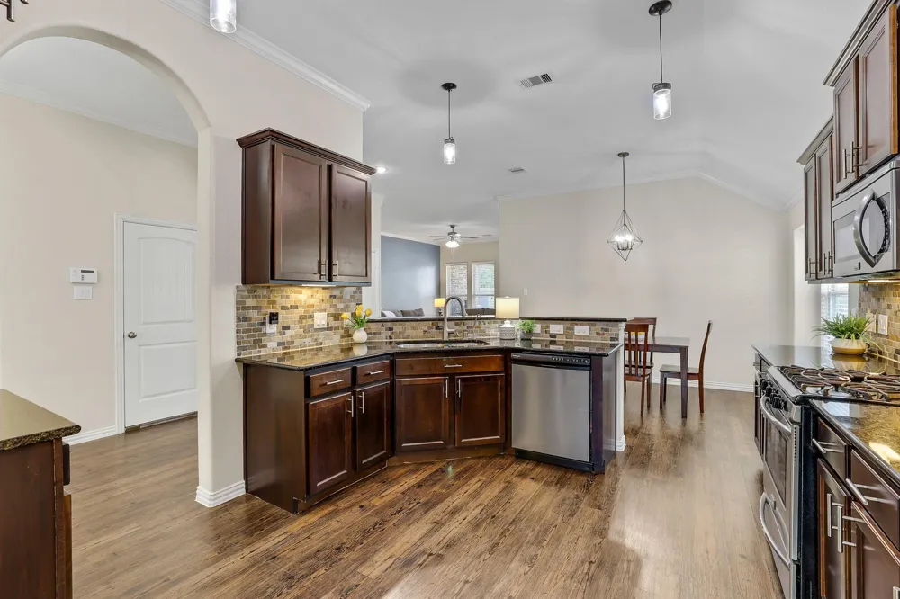 4251 Bearberry Avenue Baytown, TX 77521