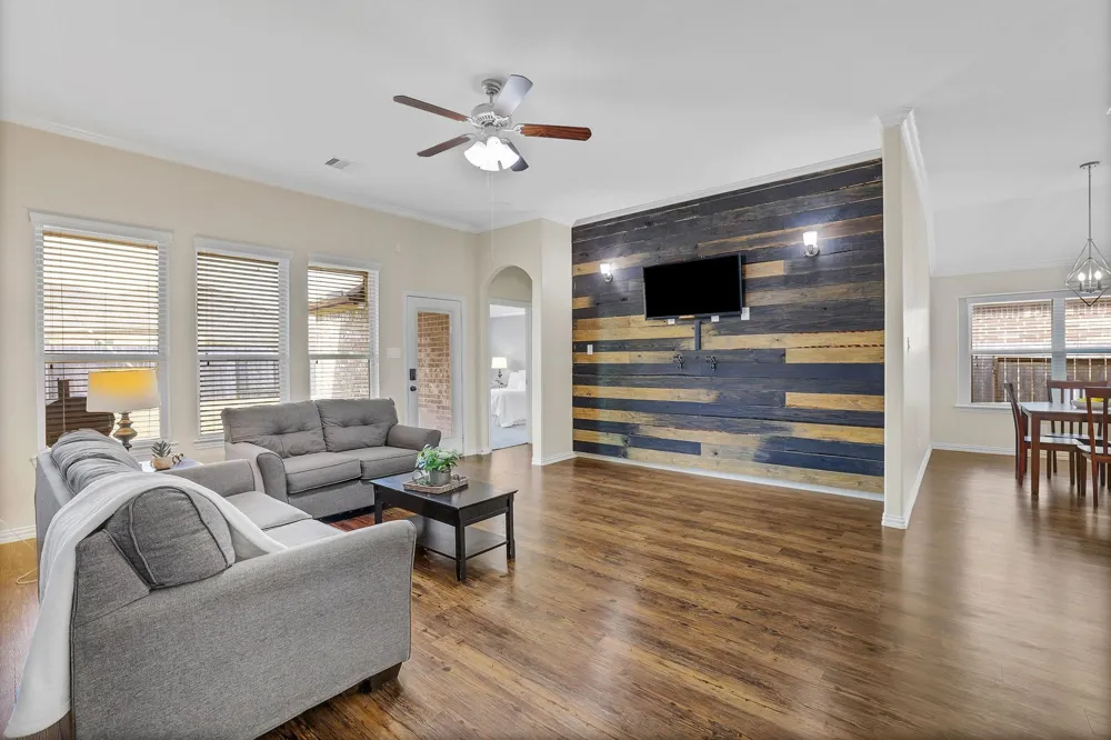 4251 Bearberry Avenue Baytown, TX 77521