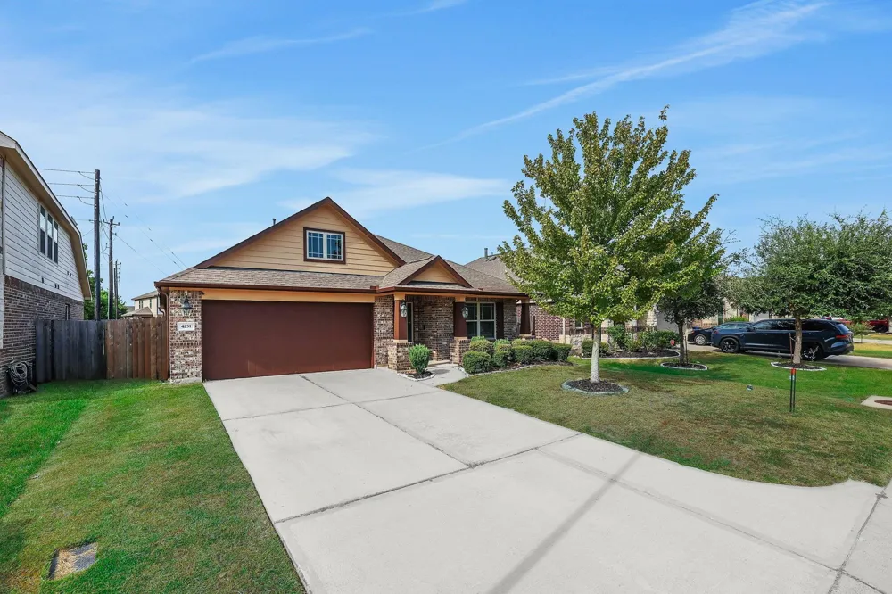 4251 Bearberry Avenue Baytown, TX 77521