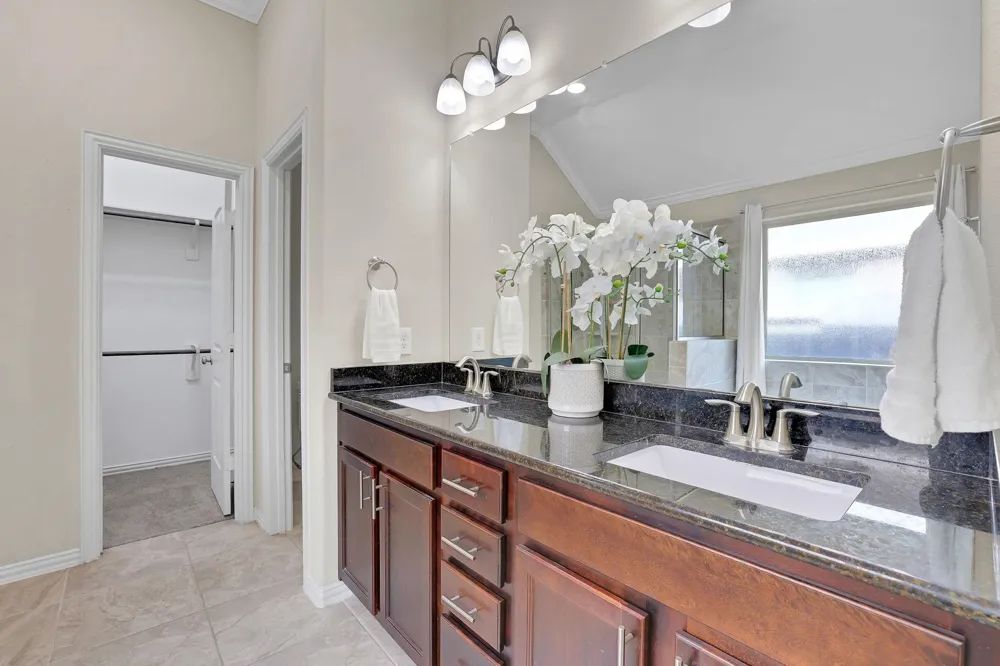 4251 Bearberry Avenue Baytown, TX 77521
