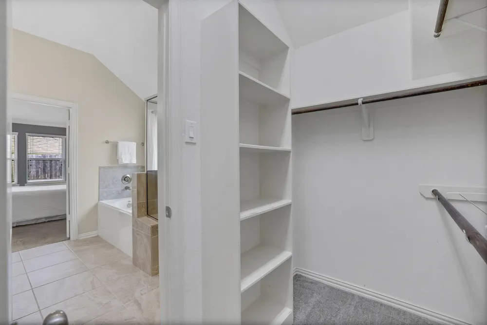 4251 Bearberry Avenue Baytown, TX 77521
