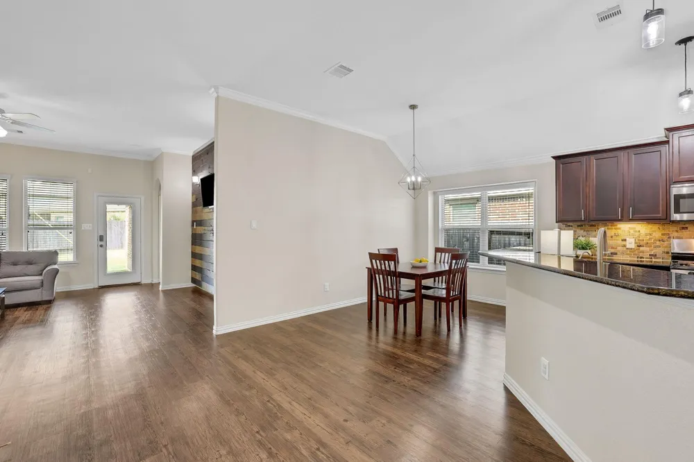 4251 Bearberry Avenue Baytown, TX 77521