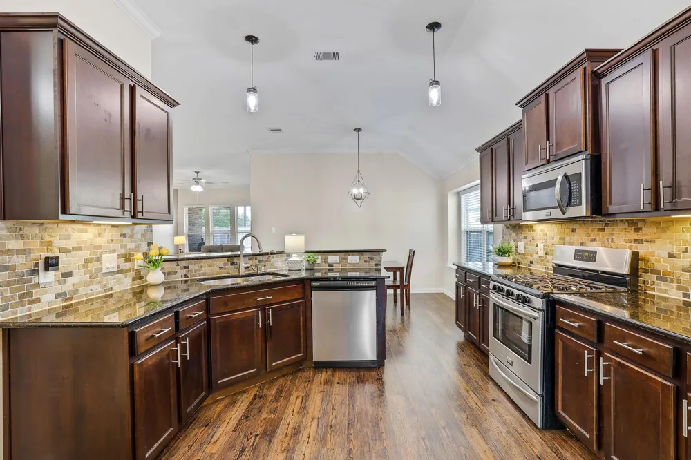 4251 Bearberry Avenue Baytown, TX 77521