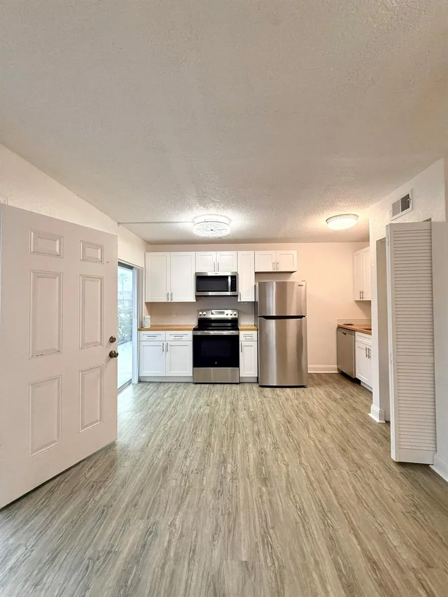 436 AUBURN #105 
