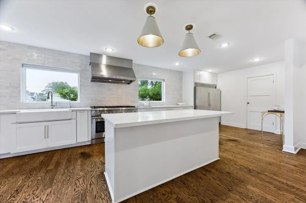 2503 Stoney Brook Drive Houston, TX 77063