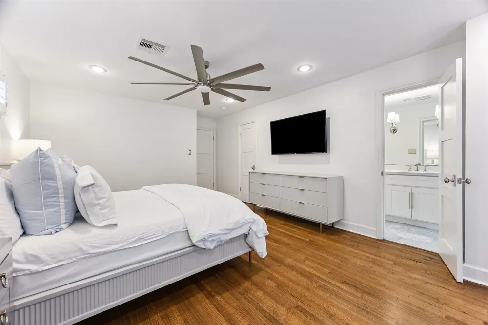 2503 Stoney Brook Drive Houston, TX 77063