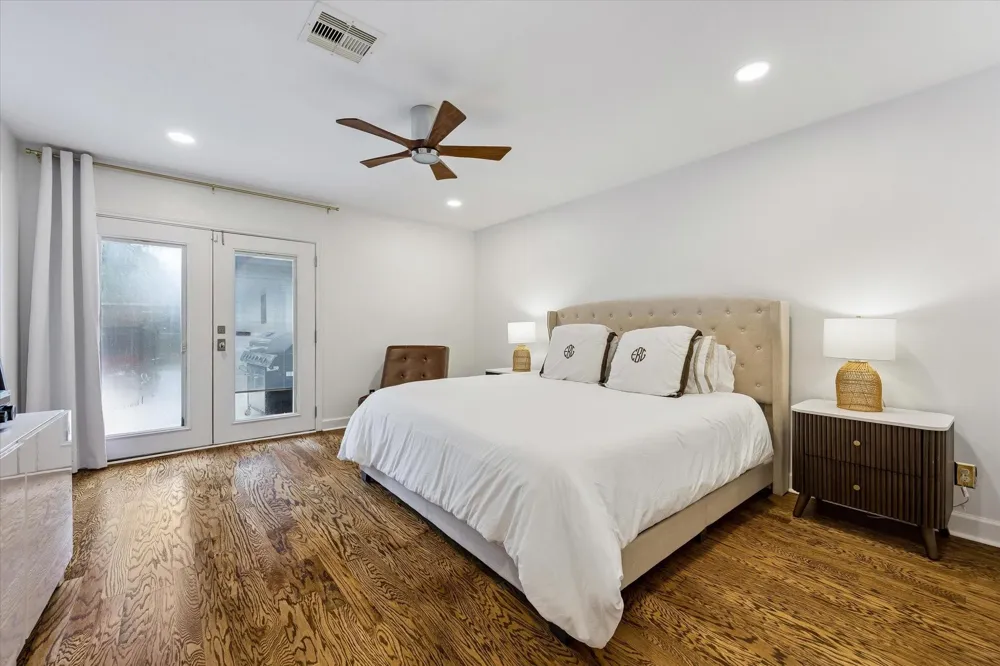 2503 Stoney Brook Drive Houston, TX 77063