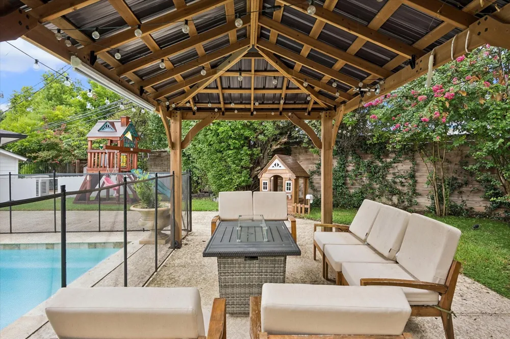 2503 Stoney Brook Drive Houston, TX 77063