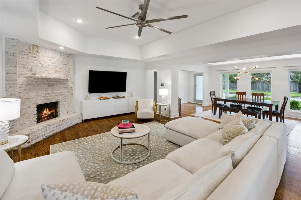 2503 Stoney Brook Drive Houston, TX 77063