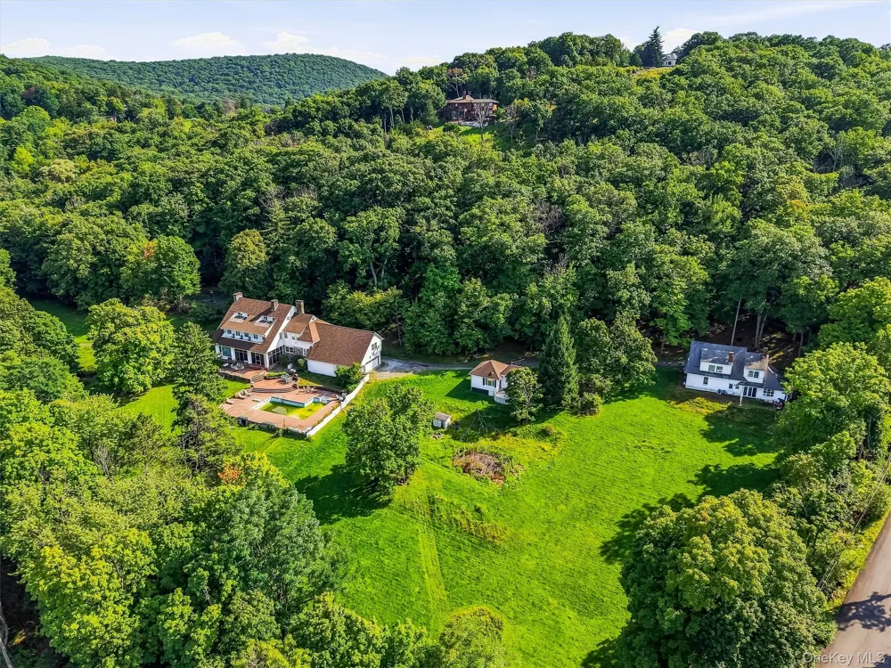 23 Maple Road Cornwall on Hudson, NY 12520