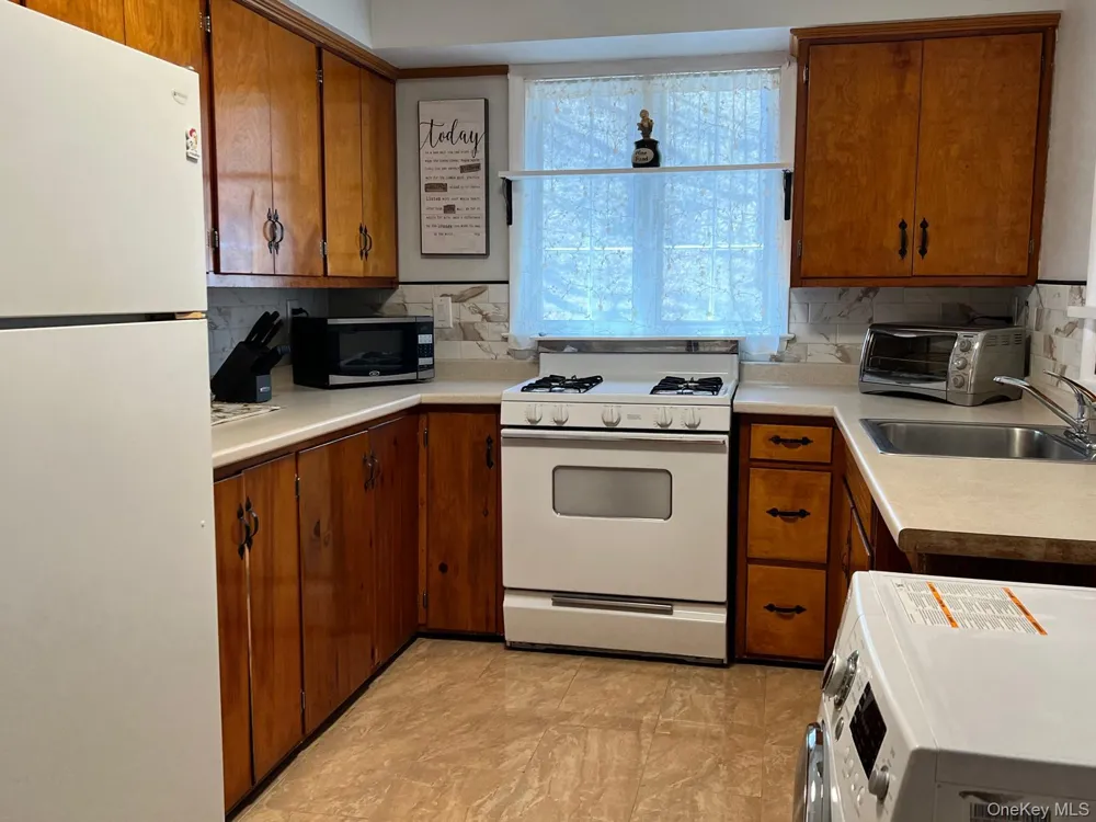 23 Maple Road Cornwall on Hudson, NY 12520