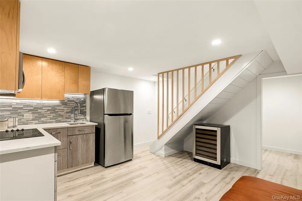 43 Homewood Drive Hampton Bays, NY 11946