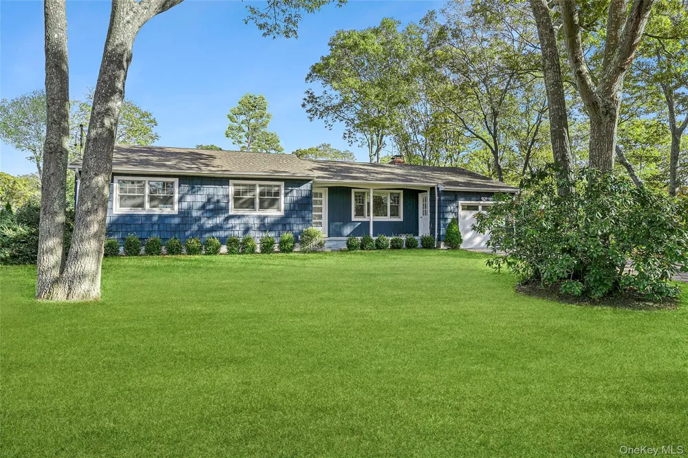 43 Homewood Drive Hampton Bays, NY 11946